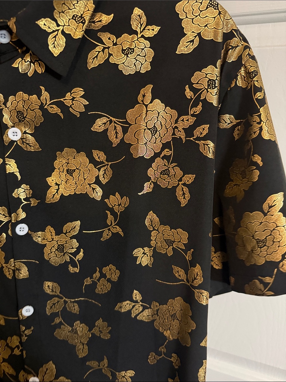 Men's Black Short-Sleeve Shirt with Gold Floral Print - Picture 4 of 6
